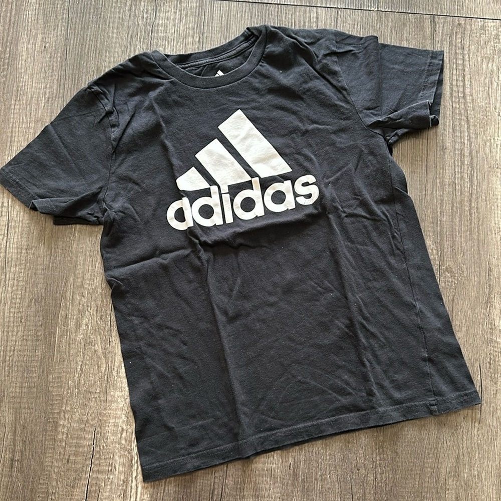 ADIDAS| boys t-shirt M (10-12)